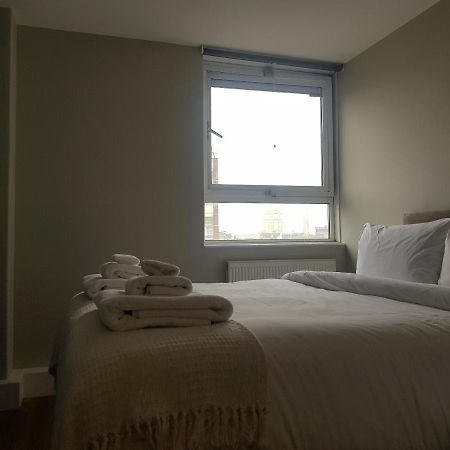 Beautiful 3-Bedroom Flat With Stunning Views لندن المظهر الخارجي الصورة