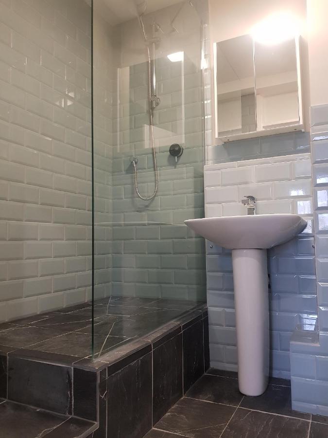 Beautiful 3-Bedroom Flat With Stunning Views لندن المظهر الخارجي الصورة