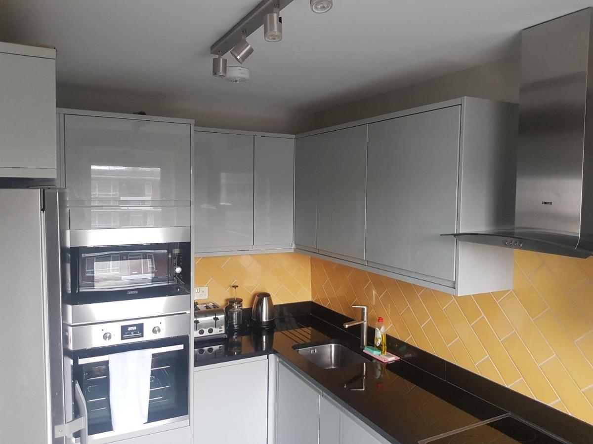 Beautiful 3-Bedroom Flat With Stunning Views لندن المظهر الخارجي الصورة